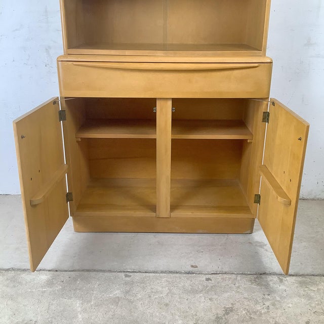 Mid 20th Century Mid-Century Heywood-Wakefield Wheat Hutch Display Cabinet For Sale - Image 5 of 16