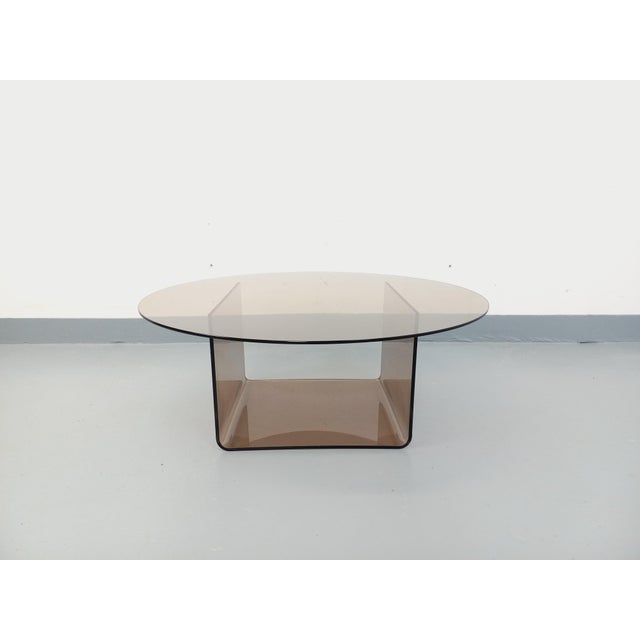 Vintage Round Coffee Table in Glass and Acrylic Glass, 1970s For Sale - Image 3 of 15