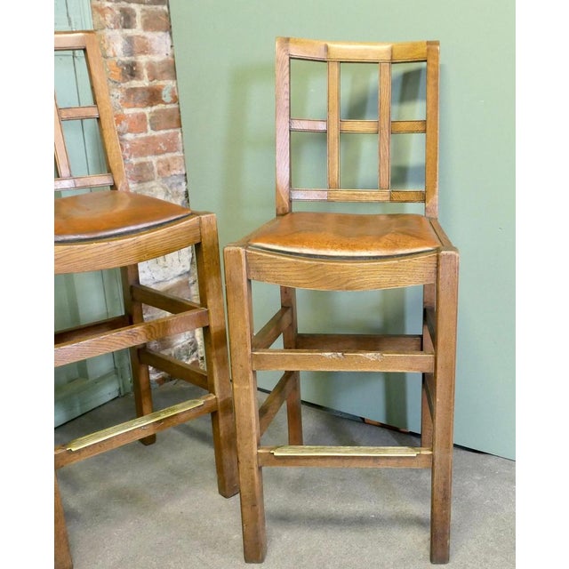 Arts and Crafts High Bar Stools in Leather and Golden Oak, 1900, Set of 3 For Sale - Image 3 of 8