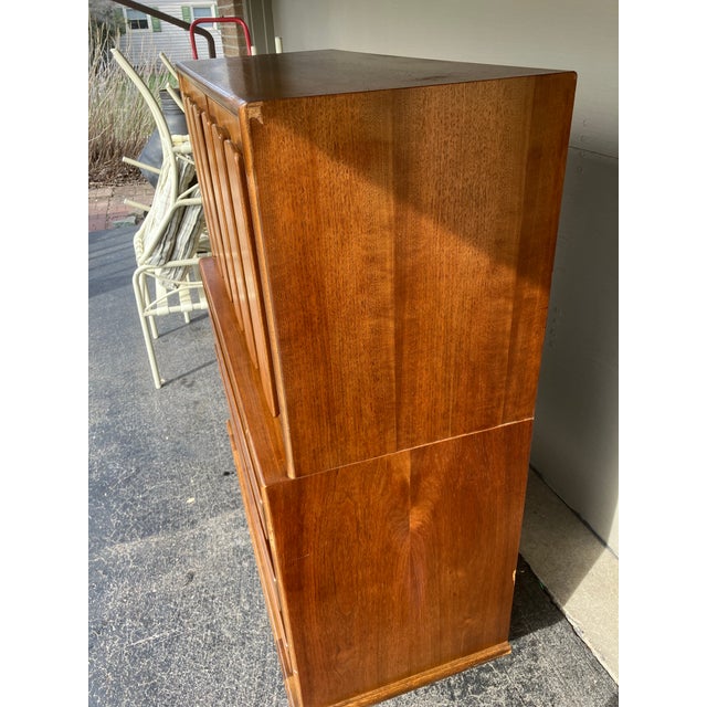 Mid 20th Century Vintage American of Martinsville Gentleman's Chest Style Dresser For Sale - Image 5 of 11