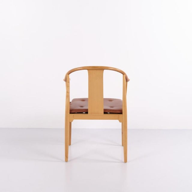 1970s China Chairs FH 4283 in Cherry Wood with Leather by Hans J. Wegner for Fritz Hansen, 1970s, Set of 4 For Sale - Image 5 of 16