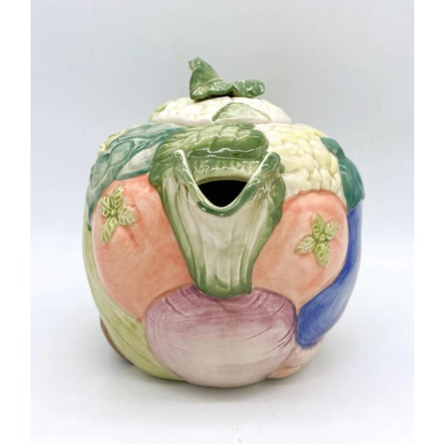 French Country 1980s Fitz & Floyd Trompe L’Oeil Garden Vegetables Teapot – Whimsical Ceramic Decor For Sale - Image 3 of 11