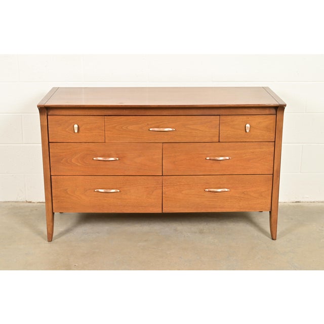 Mid-Century Modern John Van Koert for Drexel Profile Mid-Century Modern Sculpted Walnut Dresser or Credenza, 1961 For Sale - Image 3 of 17