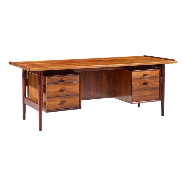 Arne Vodder for Sibast Model 207 Mid Century Brazilian Rosewood Executive Desk For Sale