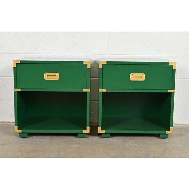 Henredon Mid-Century Hollywood Regency Campaign Green Lacquered Nightstands, Newly Refinished For Sale - Image 12 of 12