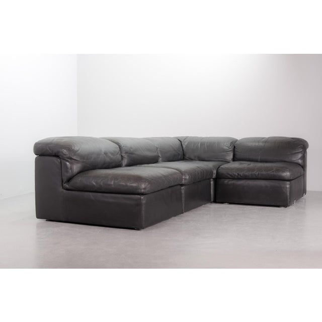 1970s Modular Jeep Sofa in Grey Leather, 1970s, Set of 4 For Sale - Image 5 of 18