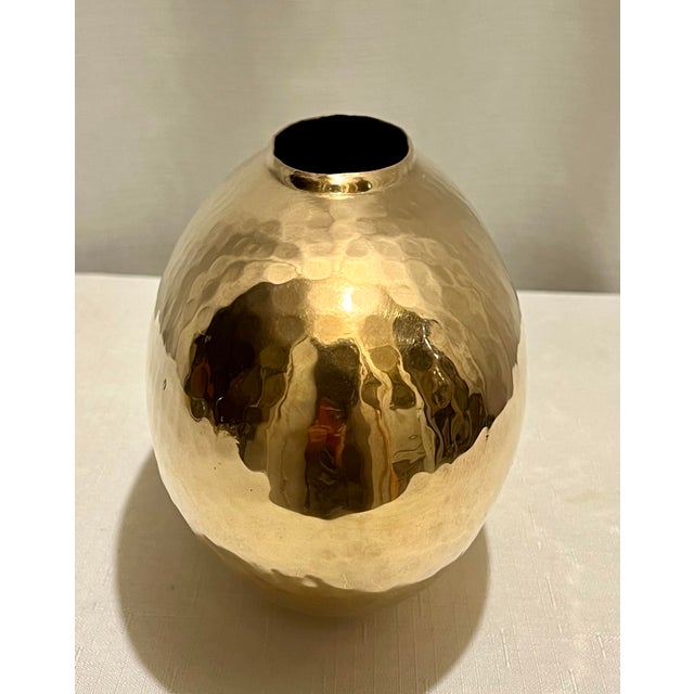 Modern Chic Vintage Oval Polished Brass Hammered Vase Bowl For Sale - Image 3 of 6