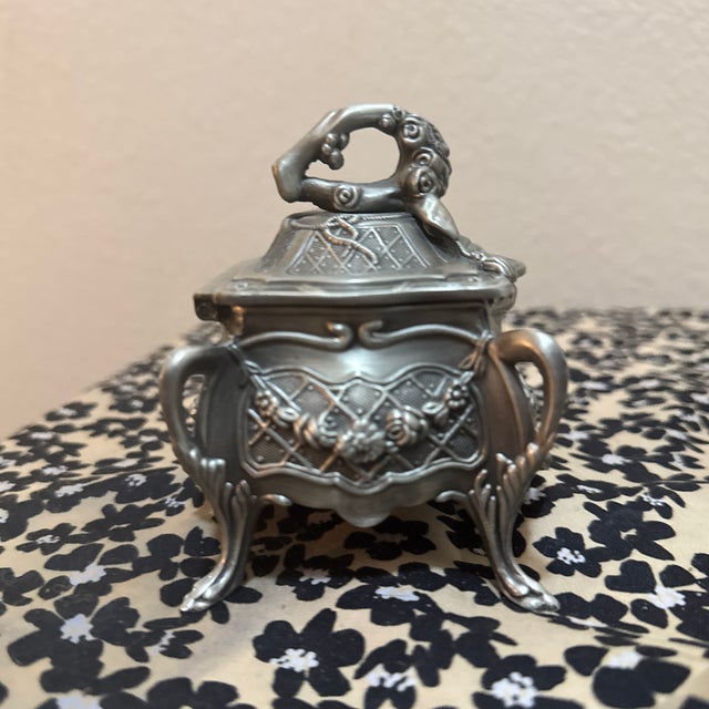 2000 - 2009 Vintage Art Nouveau Style Embossed Metal Trinket Jewelry Box For Sale - Image 5 of 9