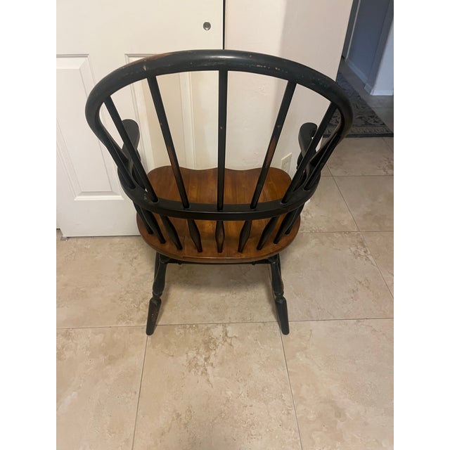Late 20th Century Homestead House Vintage Colonial-Style Windsor Arm Chair For Sale - Image 4 of 12