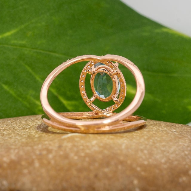 Metal 1.4cts Aquamarine Ring With Natural Diamond Accents: Solid 14k Gold, Size 6.75 For Sale - Image 7 of 8