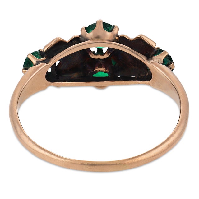 Late 19th Century Victorian Emerald Seed Pearl 14k Yellow Gold Ring, Size 6.75 For Sale In Los Angeles - Image 6 of 6