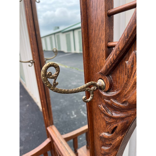 Wood Antique Edwardian American Tiger Oak Mirrored Hall Tree Seat With Carved Motifs For Sale - Image 7 of 12