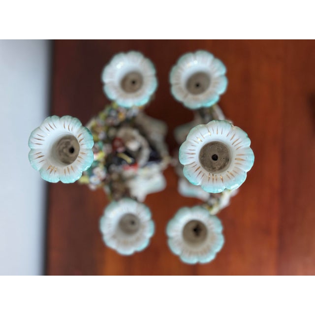 Antique German Brocage 18th Century Floral Pastoral Porcelain Seated Musician Candelabra Pair by Hoechst (Hochst) For Sale - Image 11 of 12