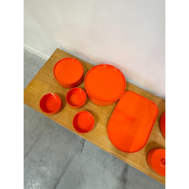 1960s Vintage Max Dinnerware Set in Orange ABS attributed to Massimo and Lella Vignelli for Heller, 1964, Set of 16 For Sale - Image 5 of 10