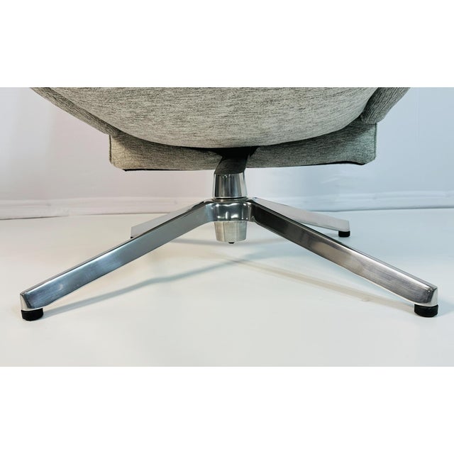 Metal Pilot Low Back Swivel Chair by Barber & Osgerby for Knoll, Usa, 2016 For Sale - Image 7 of 18