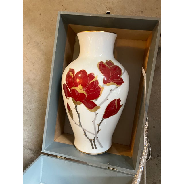 Vintage Ceramic Okura China, Inc White Vase With Red Flowers, Box Included For Sale In Atlanta - Image 6 of 9
