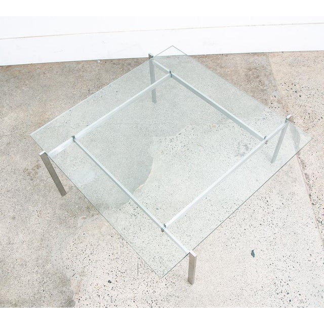 The coffee table PK61 is almost as elementary and minimalistic as it gets from the hand of Poul Kjaerholm. Despite the...