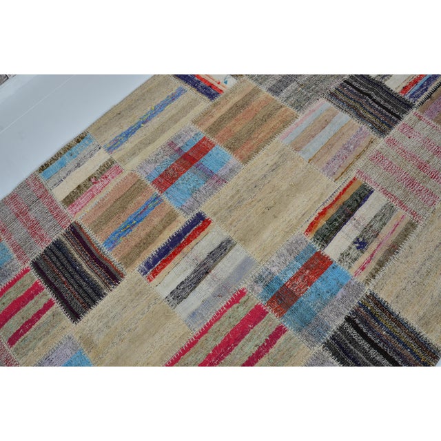 1960s 1960s Anatolian Tribal Oushak Kilim Rug For Sale - Image 5 of 10