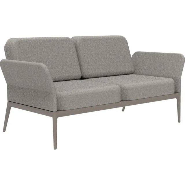Cover cream sofa by mowee. Dimensions: d83 x w160 x h81 cm (seat height 42 cm). Material: aluminum and upholstery. Weight:...