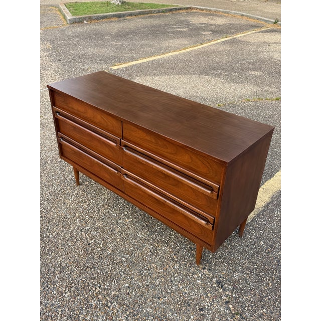 Bassett 1960s Mid Century Modern Bassett 6 Drawer Dresser For Sale - Image 4 of 5