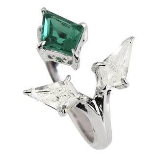 Natural zambian Emerald high quality diamond ring in 18k gold For Sale
