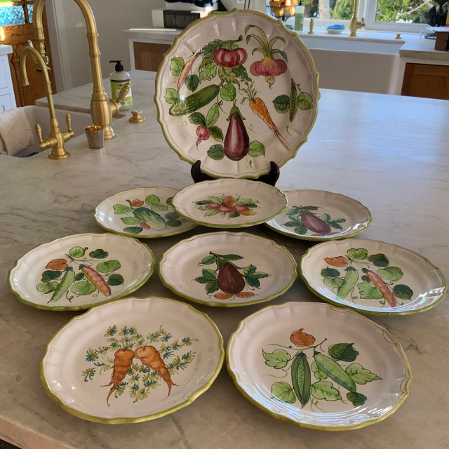 Vintage Italian Vegetable-Themed Platter With Salad Plates, 9 Piece Set For Sale - Image 4 of 13