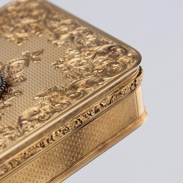 Antique 19th Century German 18k Gold & Diamond Snuff Box, Hanau, 1840s For Sale - Image 17 of 18
