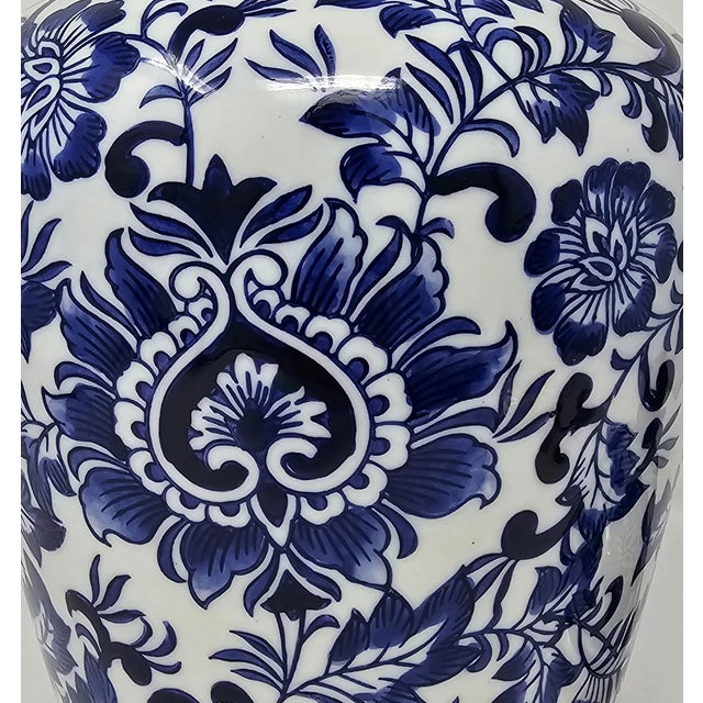1990s Vintage Chinese 14" Blue and White Porcelain Floral Temple Ginger Jar For Sale - Image 5 of 5