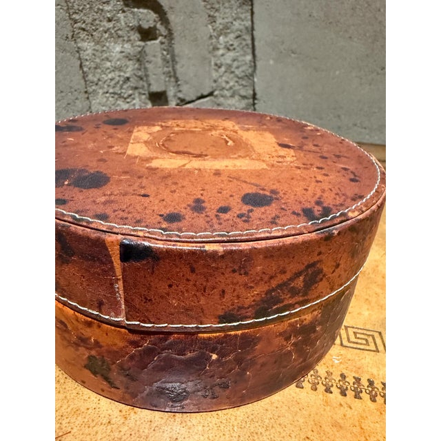 Shell Rustic Round Lidded Box With a Mottled Brown and Black Finish For Sale - Image 7 of 8