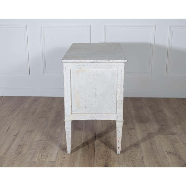 French Painted Chest of Drawers with Brass Pulls, circa 1920 For Sale In Atlanta - Image 6 of 8