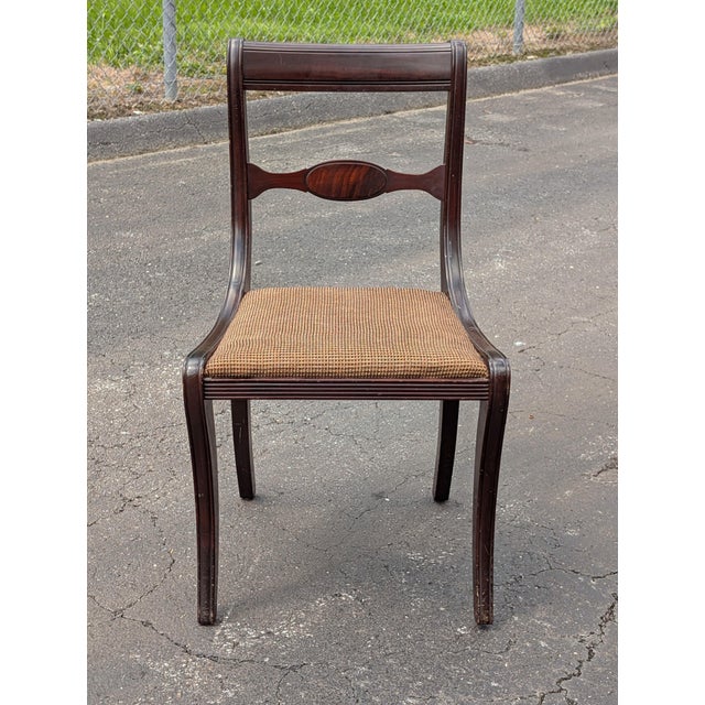 1960s Set of 8 Duncan Phyfe Style Mahogany Dining Chairs Attributed to Pennsylvania House For Sale - Image 9 of 12