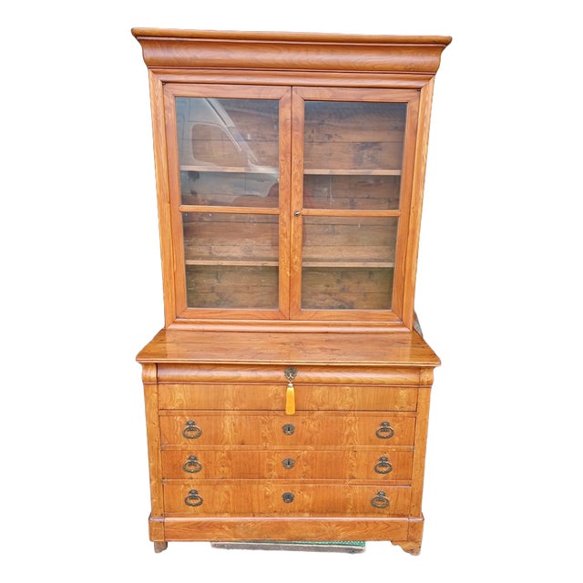 19th Century Glass-Topped Chest of Drawers For Sale
