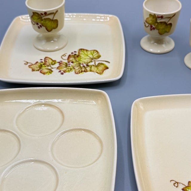 Art Deco Grapevine Breakfast & Serving Service from Carlton Ware, England, 1930s, Set of 17 For Sale - Image 16 of 18