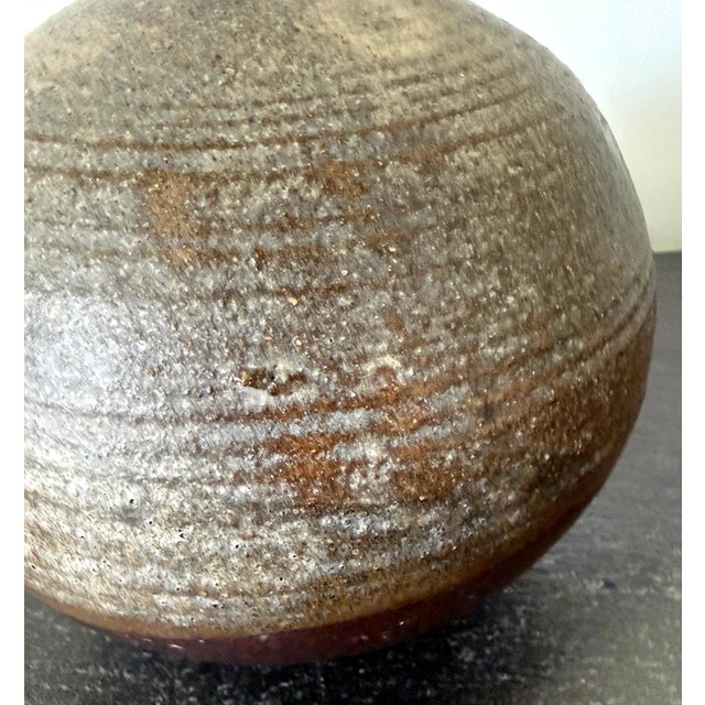 Ceramic Moon Pot with Salt Firing and Rattle by Toshiko Takaezu For Sale - Image 4 of 18