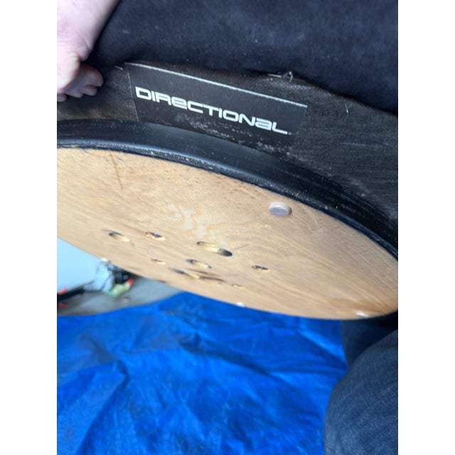 1980s Vladimir Kagan for Directional Pair of Nautilus Chairs & Pouf For Sale In Minneapolis - Image 6 of 6