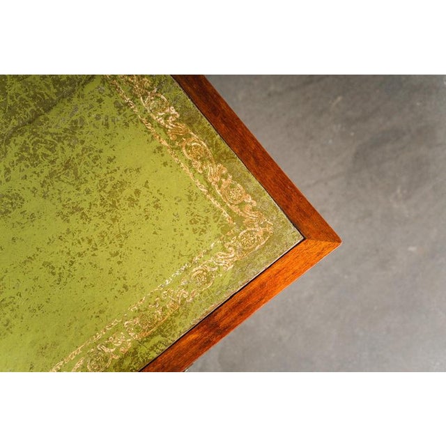 English Style Desk, 20th Century For Sale - Image 12 of 18