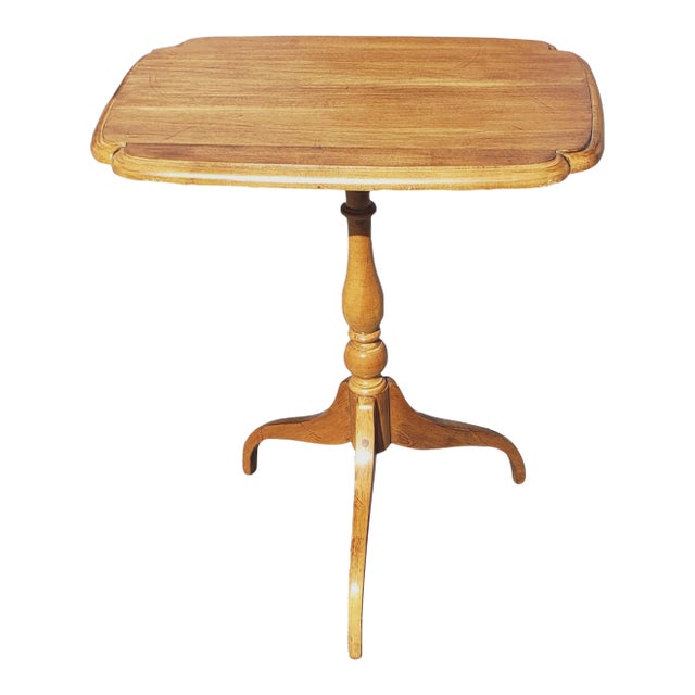 Ethan Allen Maple Spider Feet Tilt-Top Tray Side Table For Sale