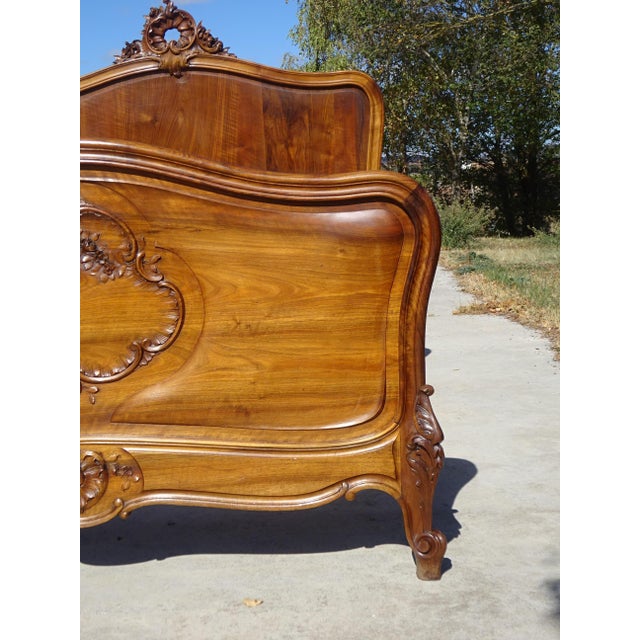Antique Louis XV Style Walnut Bed, 1890s For Sale - Image 4 of 18
