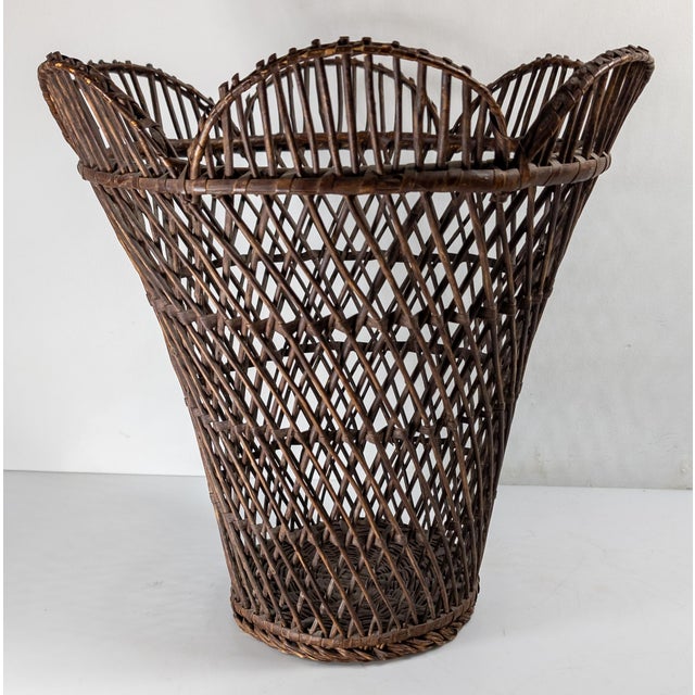 20th Century American Primitive Rustic Willow Woven Decorative Basket For Sale In New York - Image 6 of 14