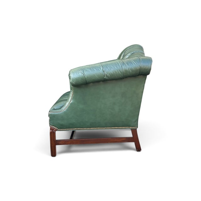 Dark Green Vintage English Chippendale-Style Forest Green Tufted Leather Camelback Settee For Sale - Image 8 of 15