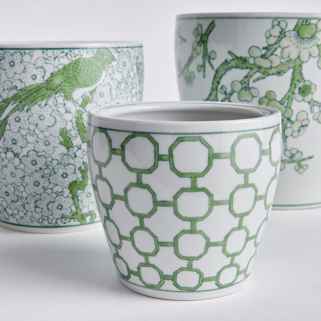 A classic chinoiserie in shades of green. How refreshing! The color green is known to have a harmonizing, balancing...