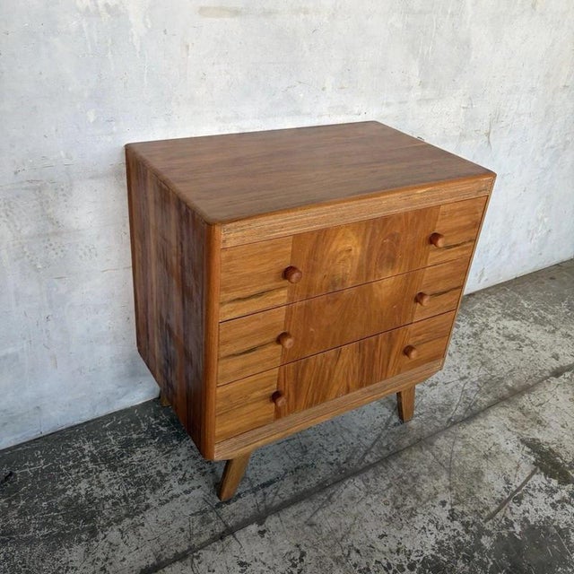 Mid-Century Walnut and Oak Compact Chest of Drawers, 1960s For Sale - Image 6 of 7