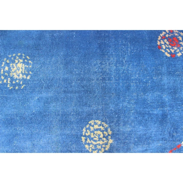 Mid-Century Modern Rug With Modern Design in Medium Blue, Sapphire Blue Color For Sale - Image 10 of 13