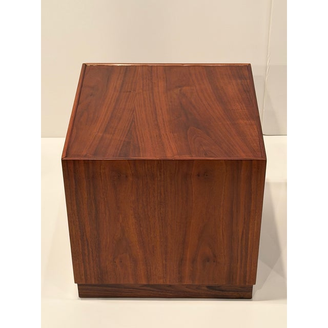 Brown Mid Century Modern Pair of Walnut Cube End Tables For Sale - Image 8 of 12