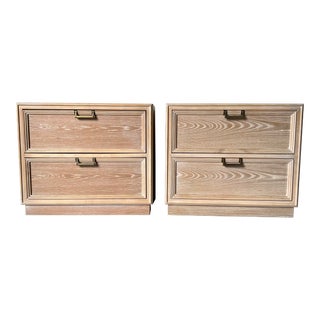 Vintage Drexel Cerused Oak Veneer Two Drawers Nightstands - a Pair For Sale