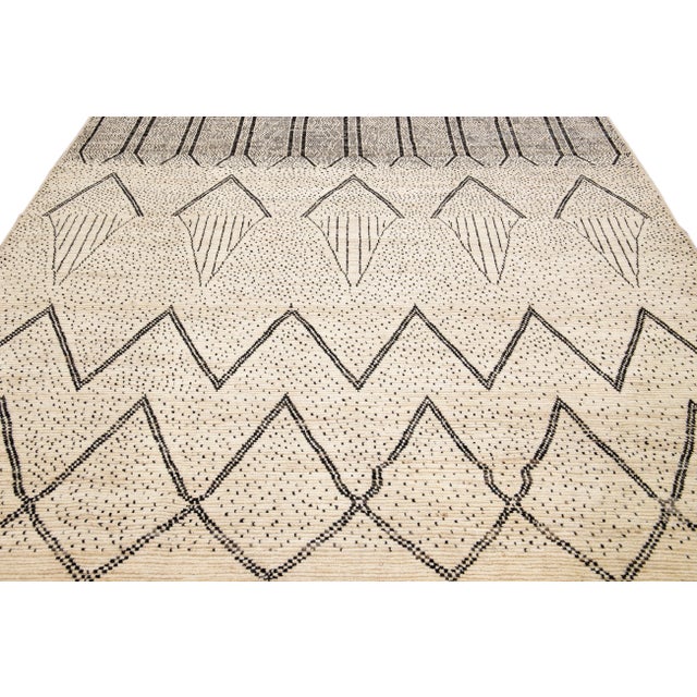 Moroccan Modern Moroccan Style Handmade Geometric Pattern Beige and Gray Boho Wool Rug For Sale - Image 3 of 9