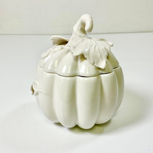 Late 20th Century Vintage Americana Boho Chic Hollywood Regency Blanc De Chin Pumpkin Box, Halloween & Thanksgiving For Sale - Image 5 of 11