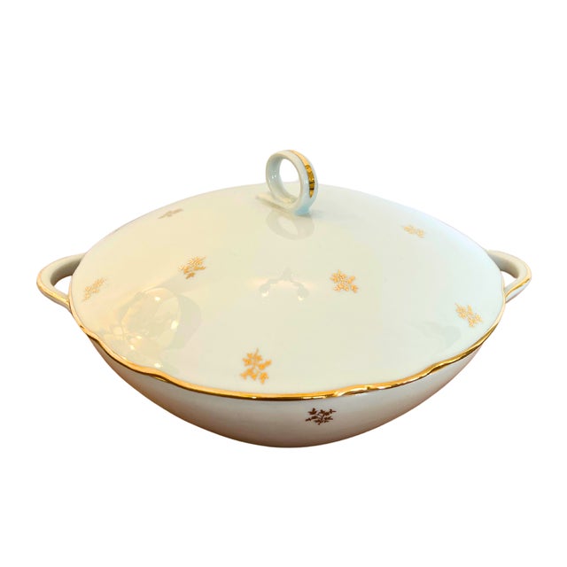 French Porcelain Dinner Set with Gilt Edges for 12 from Limoges, 1956, Set of 31 For Sale - Image 4 of 11