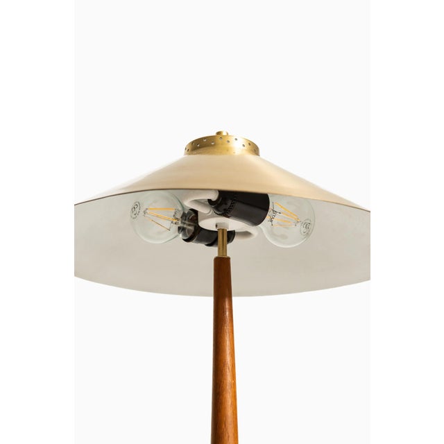 Rare table lamp by unknown designer. Produced by Boréns in Sweden. Up to 250V (Europe/UK Standard).The wiring of this item...