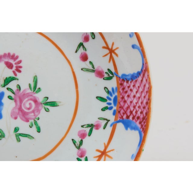 18th Century Chinese Export Famille Rose Plate For Sale - Image 4 of 6